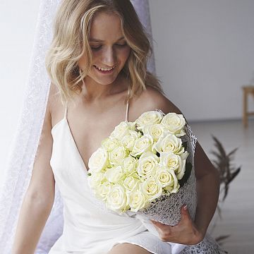 Букет 21 белая роза 40 см Букет 21 белая роза 40 см