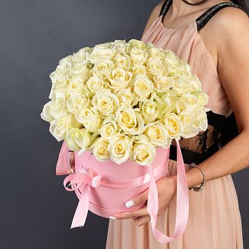 51 Белая роза в большой розовой шляпной коробке №114 51 Белая роза в большой розовой шляпной коробке №114