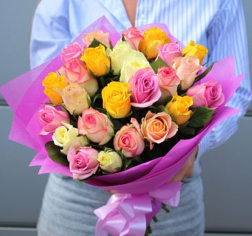 Букет 25 роз ассорти 40 см Кения Букет 25 роз ассорти 40 см Кения