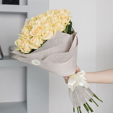 Букет 21 кремовая роза 60см Букет 21 кремовая роза 60см