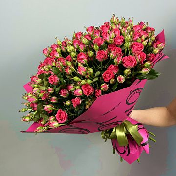 Букет 31 малиновая кустовая роза Букет 31 малиновая кустовая роза