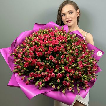 Букет 51 малиновая кустовая роза Букет 51 малиновая кустовая роза